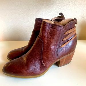 Brown leather ankle boots with side zipper